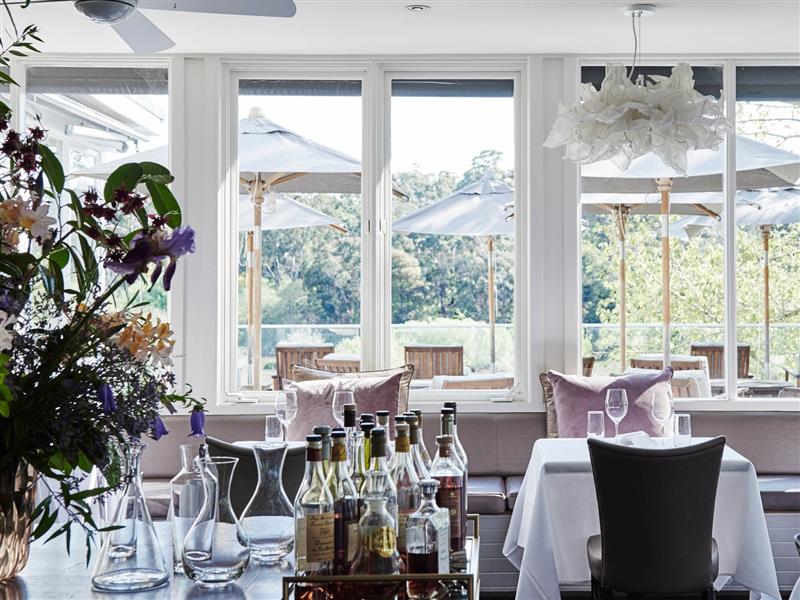 Restaurant at Lake House